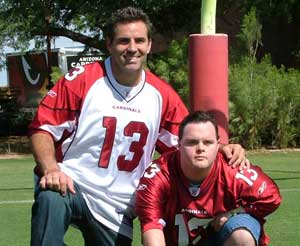 Kurt Warner Volunteer. Wikimedia Commons photo